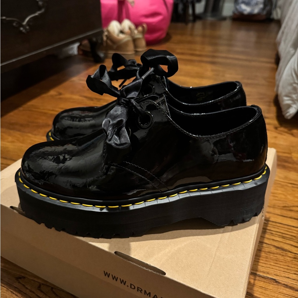 Black with Bow Laces Dr Martens Quad Retro Size 9